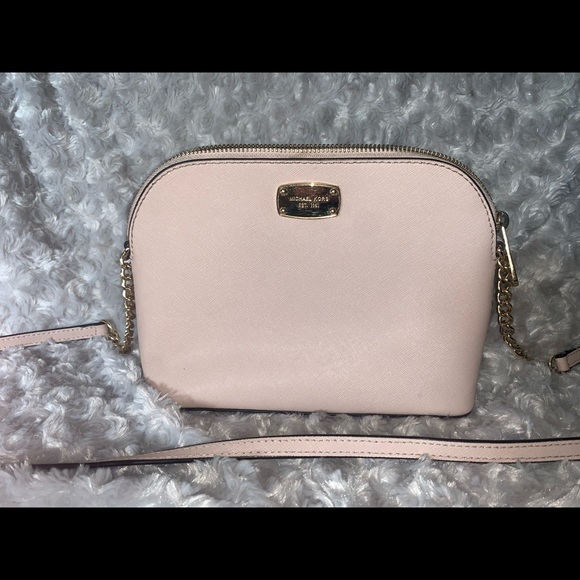 Michael Kors crossbody - Picture 1 of 3